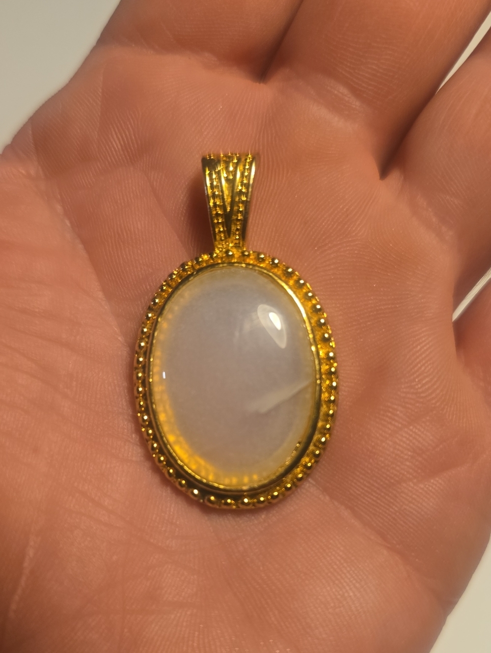 Gold-Tone Oval Chalcedony Pendant Necklace - Elegant Women's Jewelry